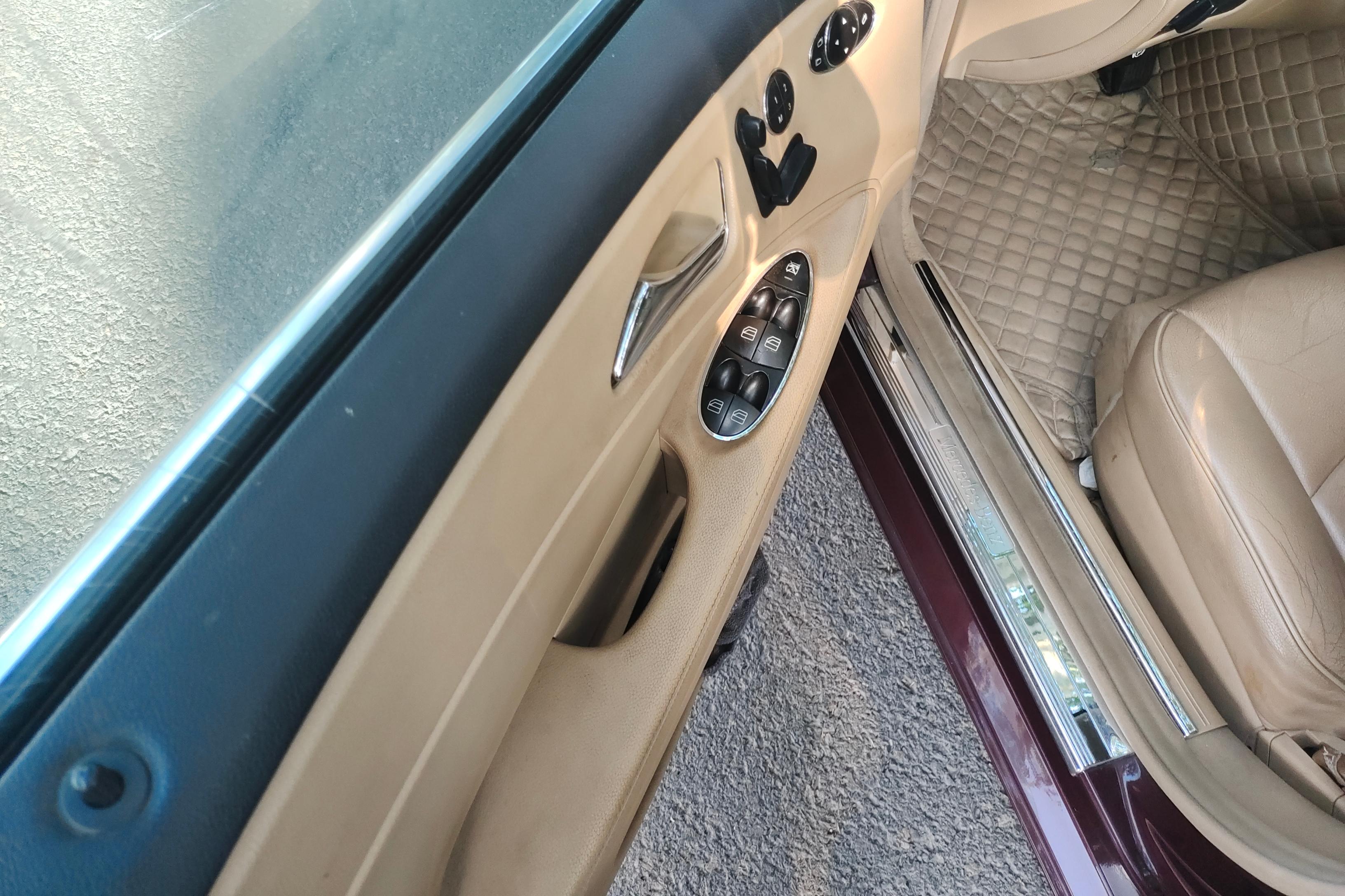 Mercedes-Benz CLS Class 2010 #22 Mercedes-Benz CLS Class 2010 car image #22