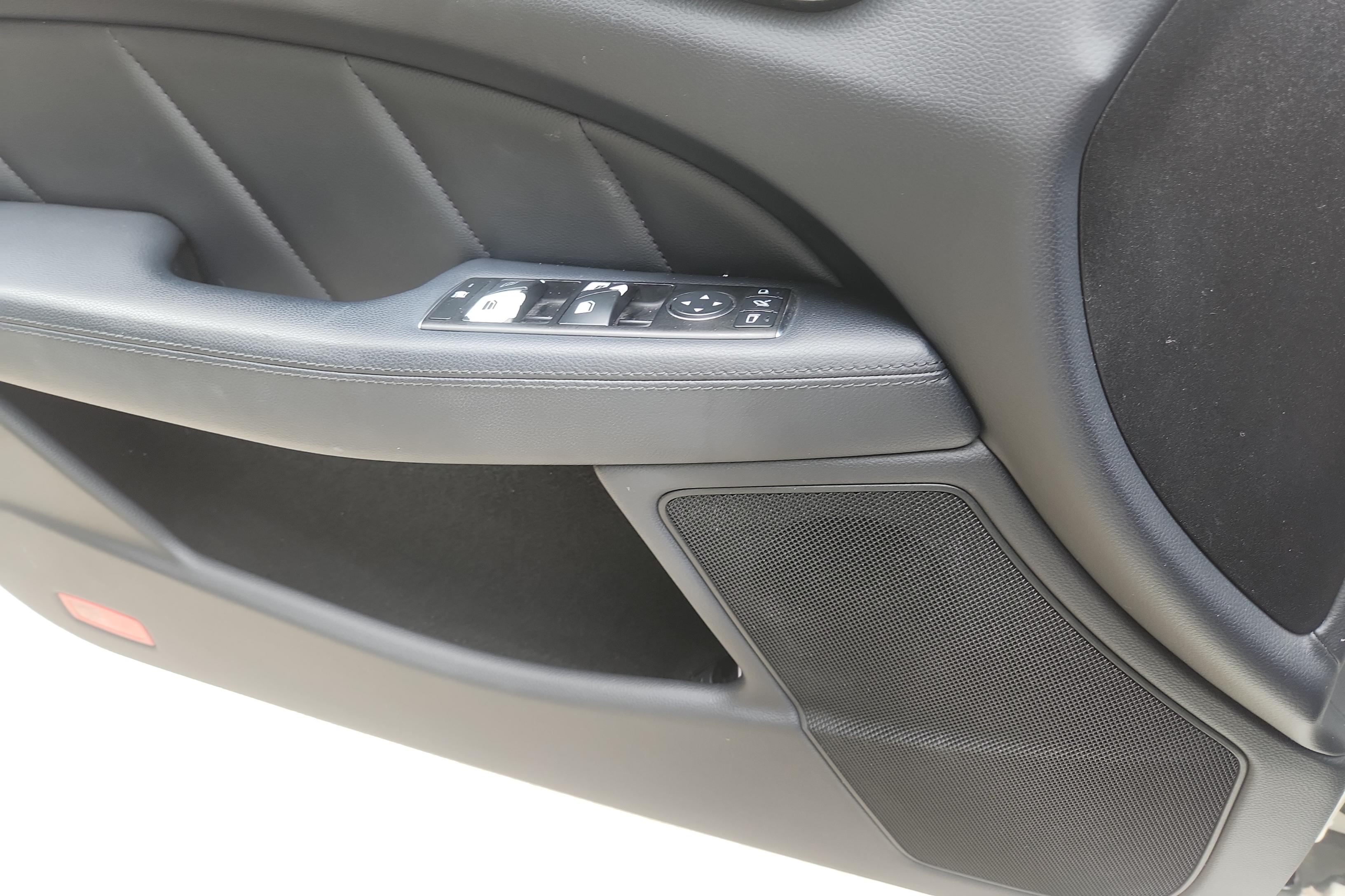 Mercedes-Benz CLS Class 2015 car image #22