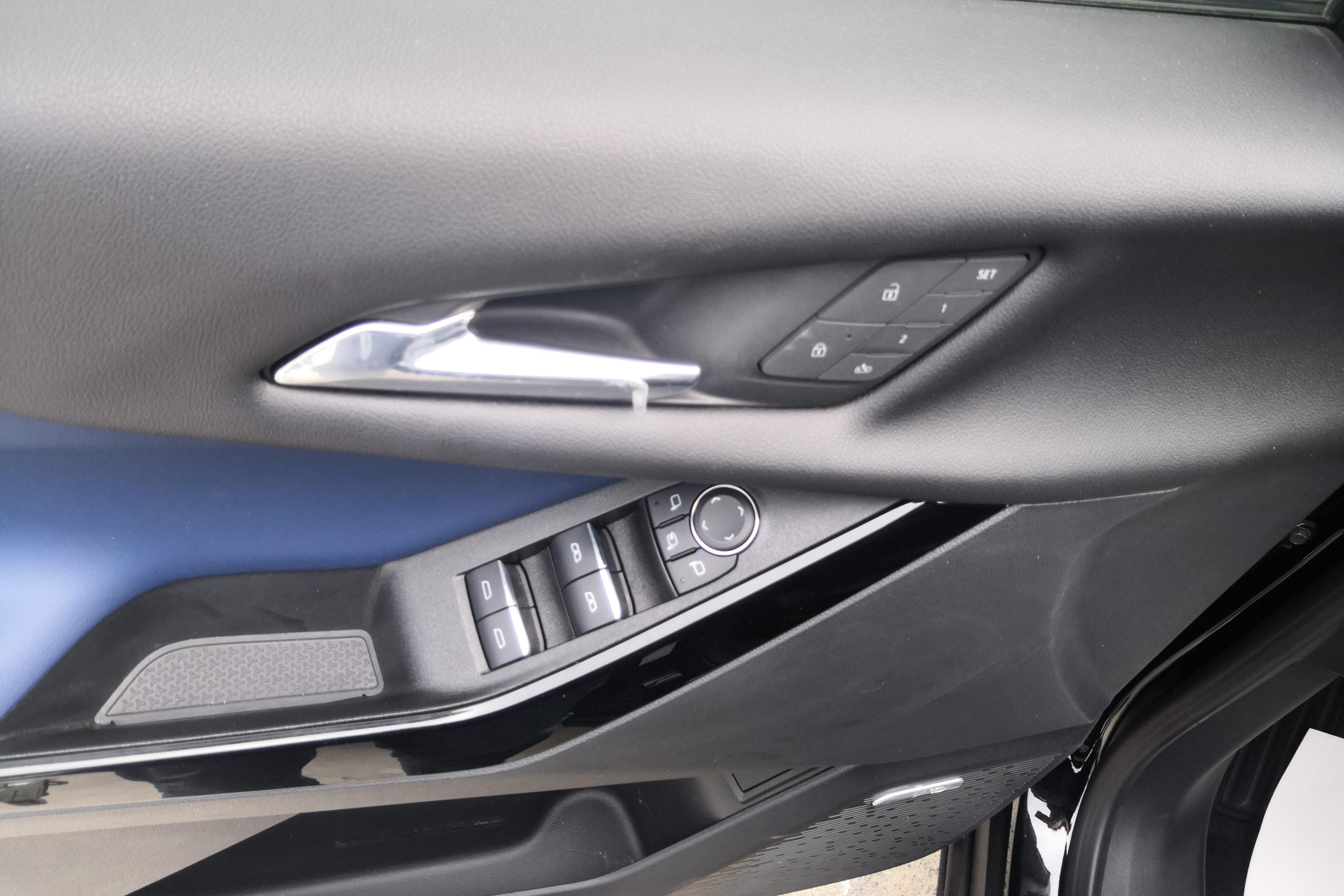 Chevrolet Equinox Plus 2024 car image #22