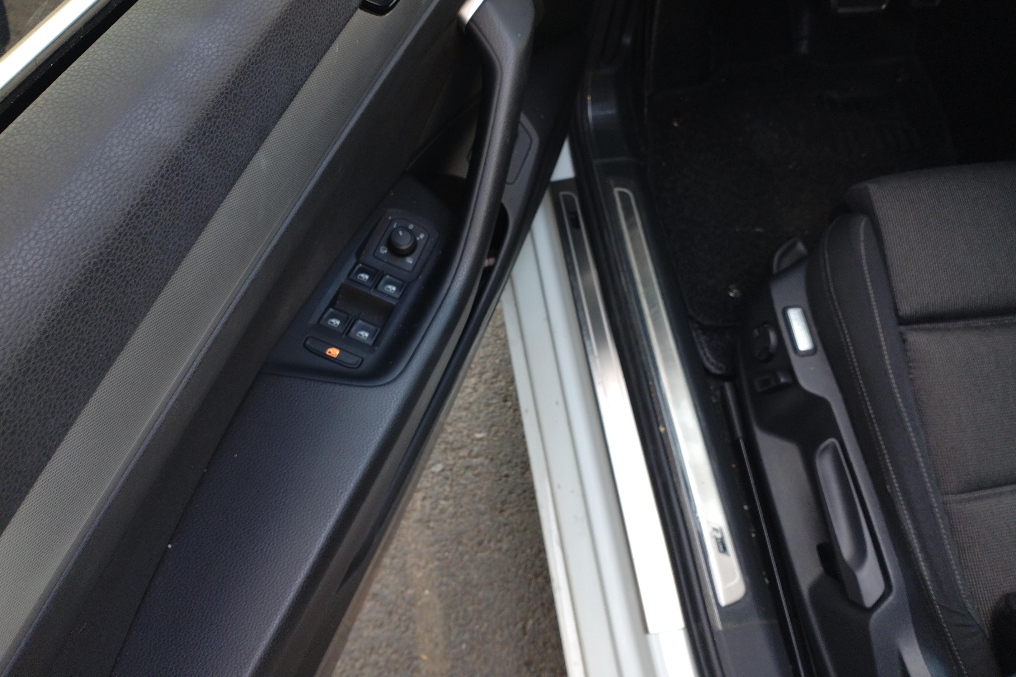 Volkswagen Passat Variant 2017 immagine di auto #22