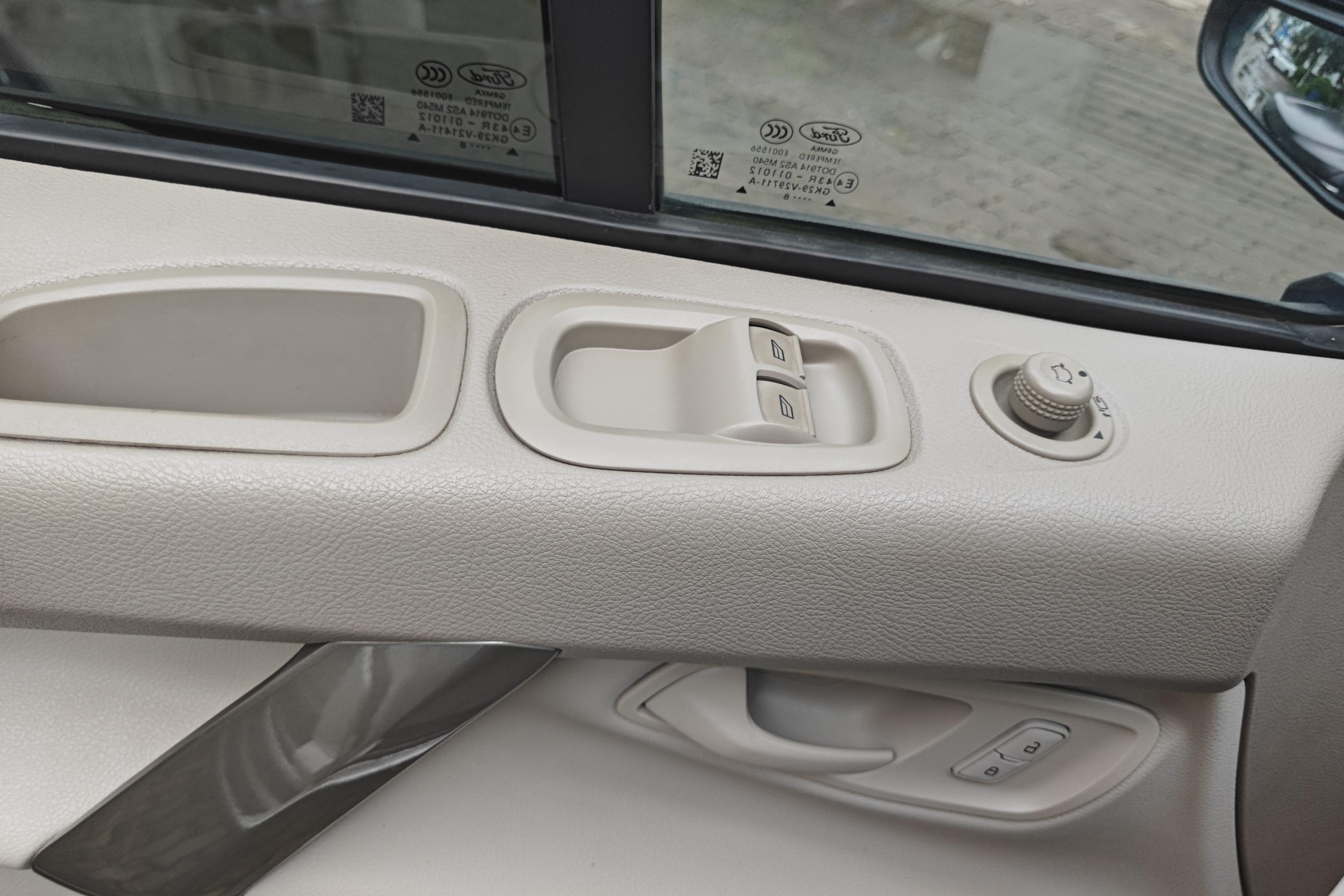 Ford Tourneo 2018 #22 Ford Tourneo 2018 car image #22