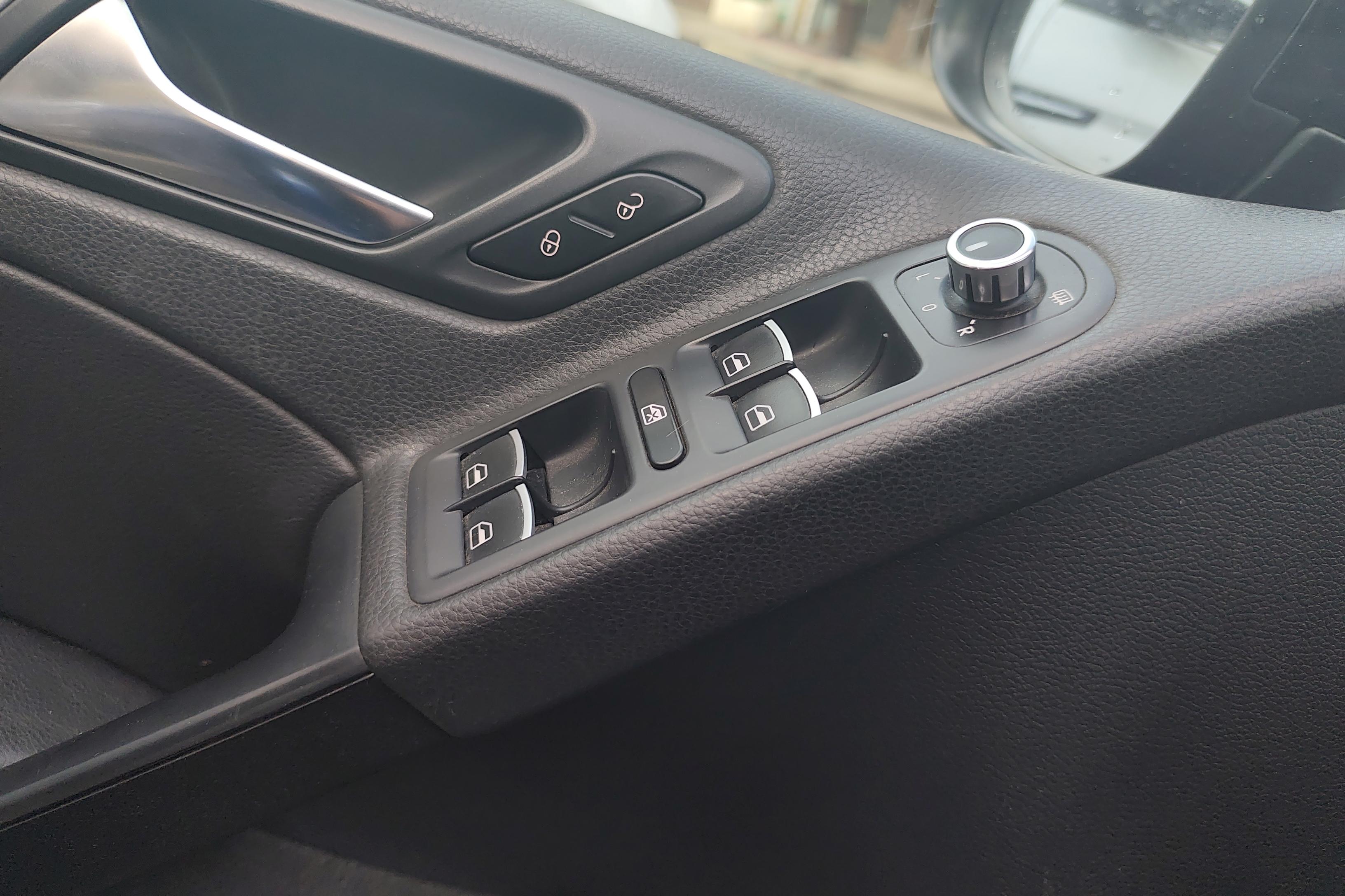 Volkswagen Gol 2011 car image #22