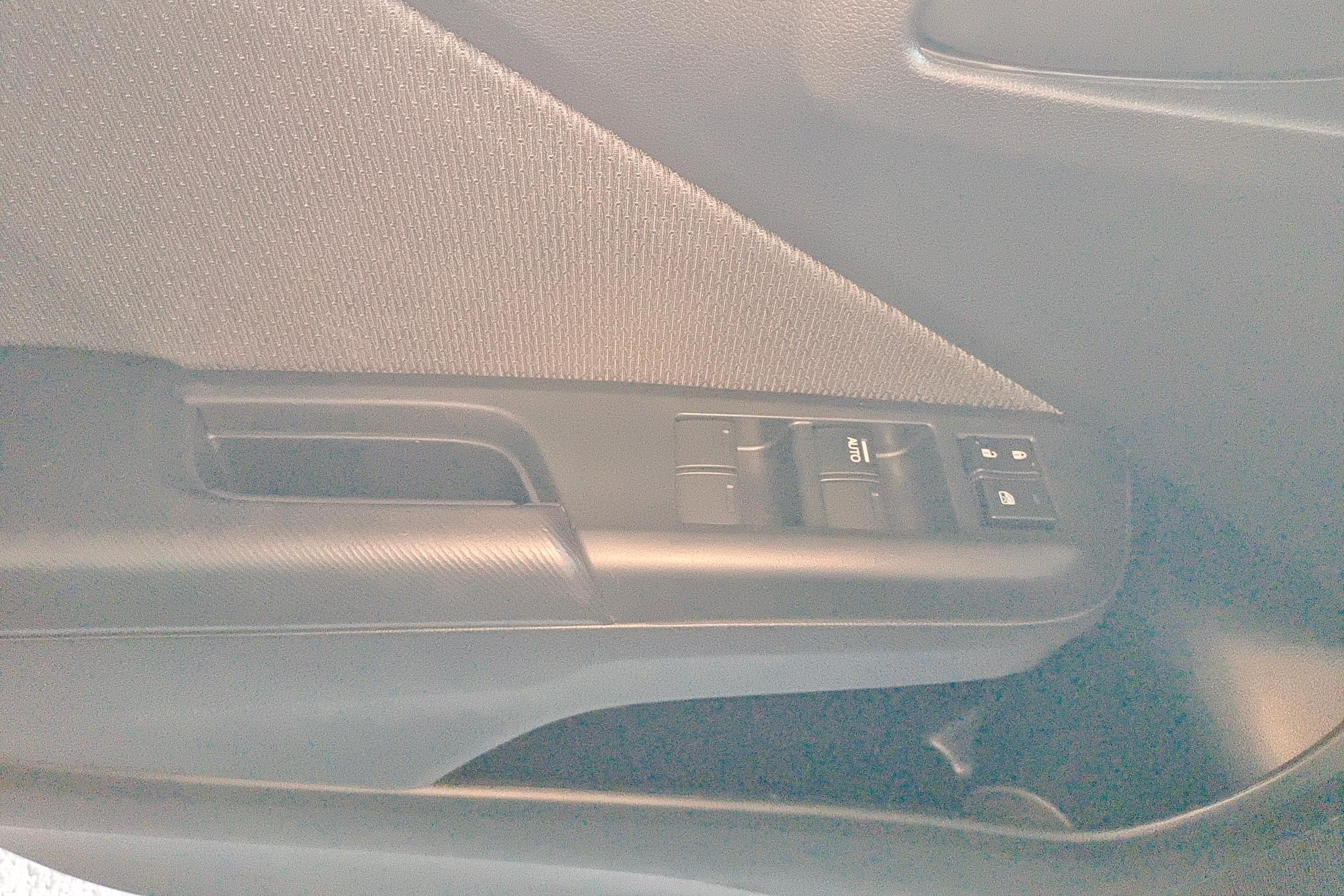 Honda Gienia 2018 car image #22