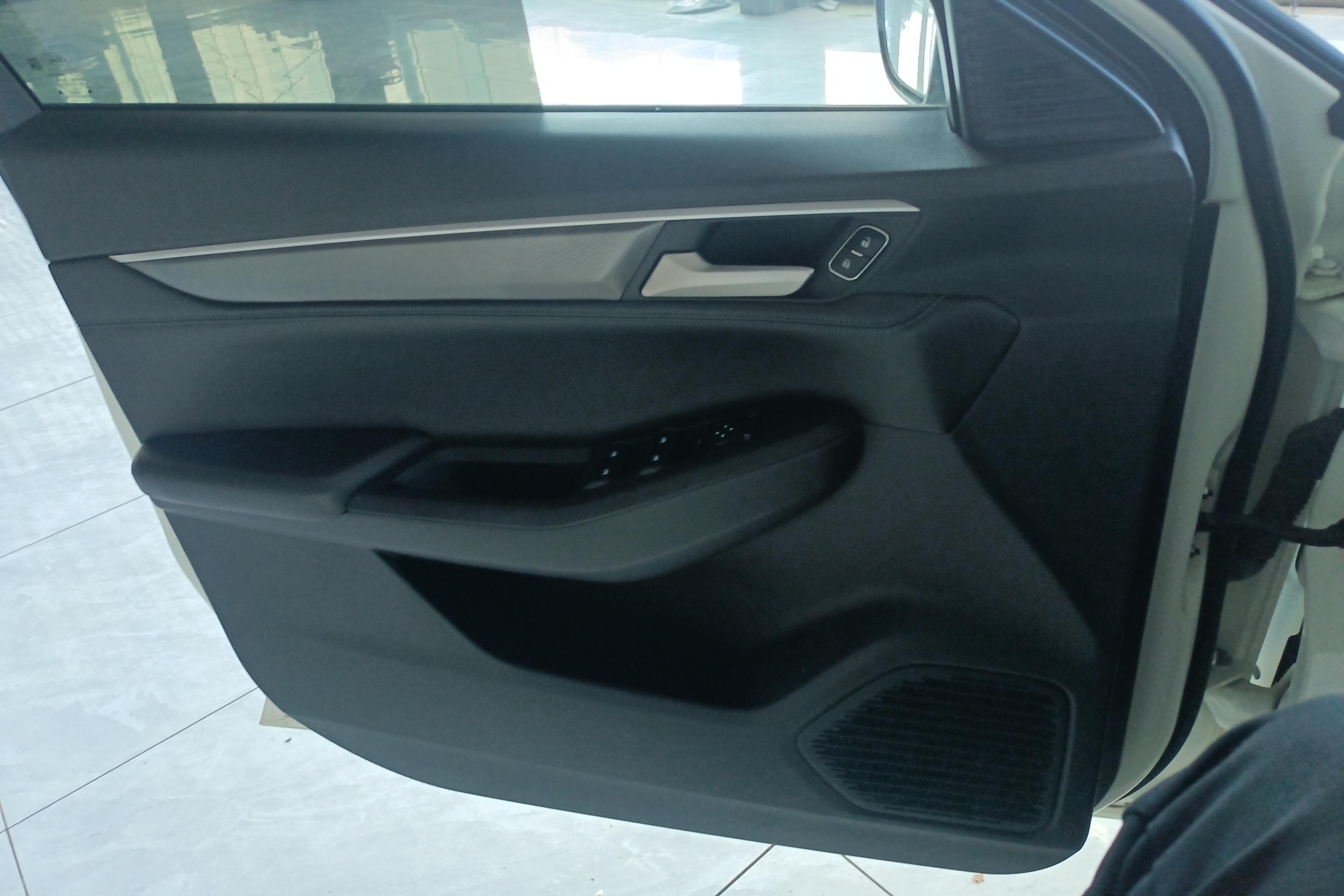 Ford Escort 2021 car image #22