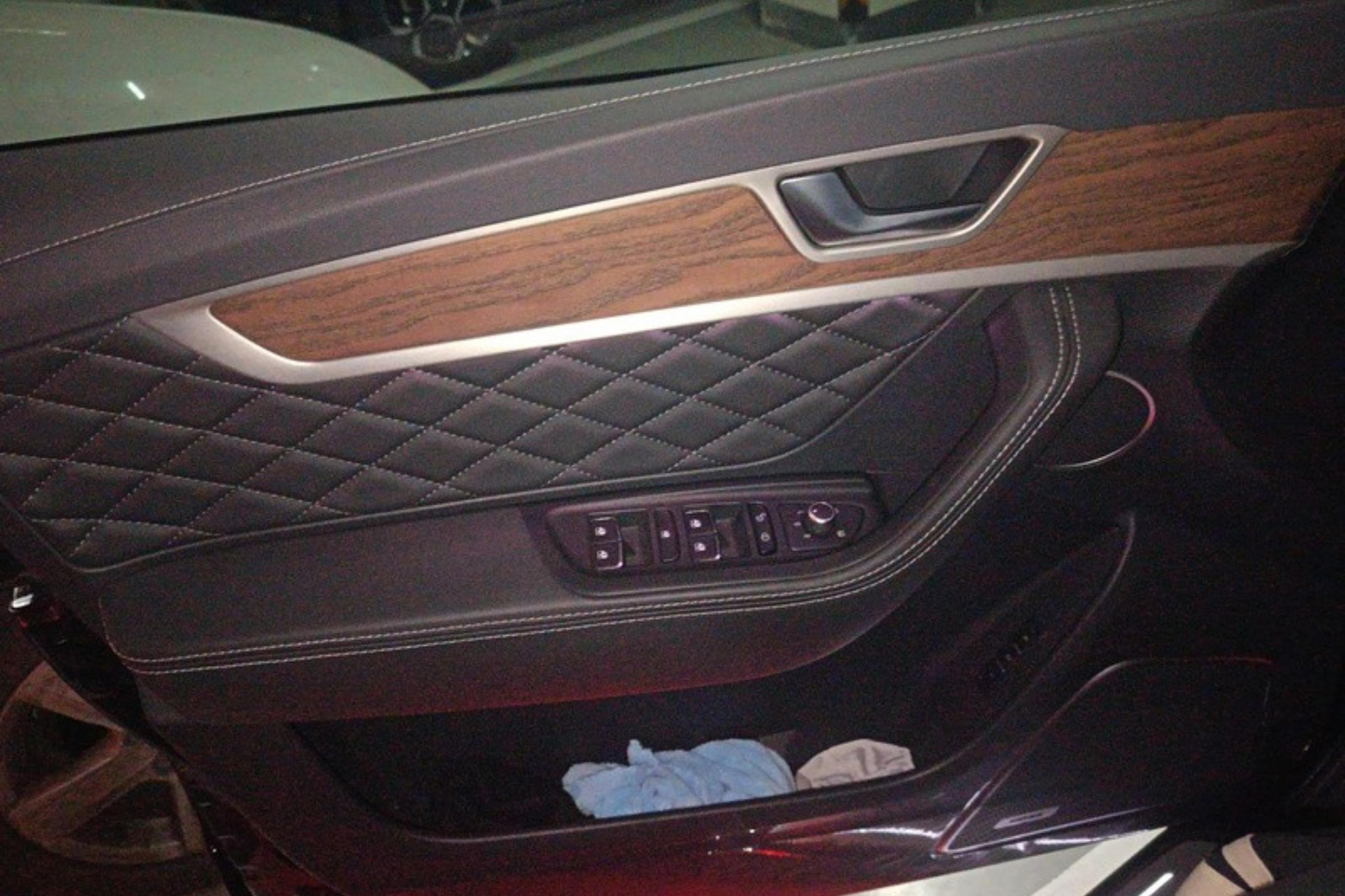 HongQi HS7 2023 car image #22