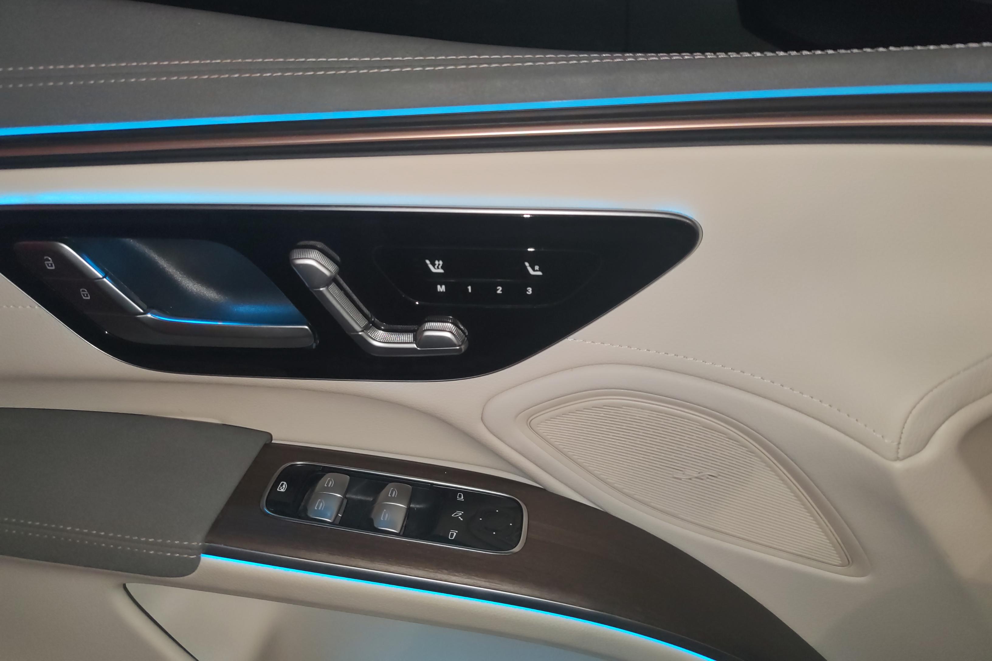 Mercedes-Benz EQS SUV 2022 car image #22