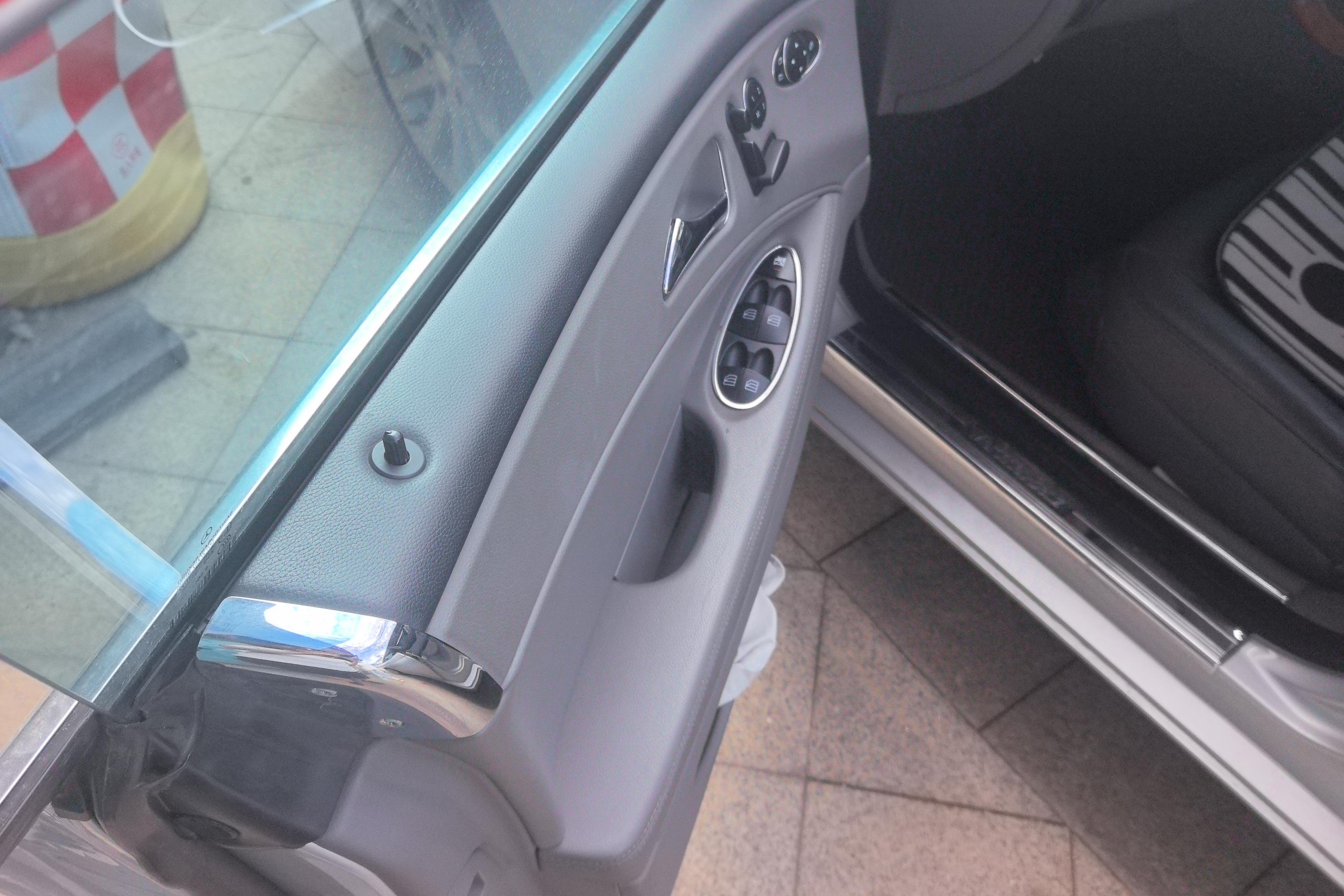 Mercedes-Benz CLS AMG 2010 car image #22