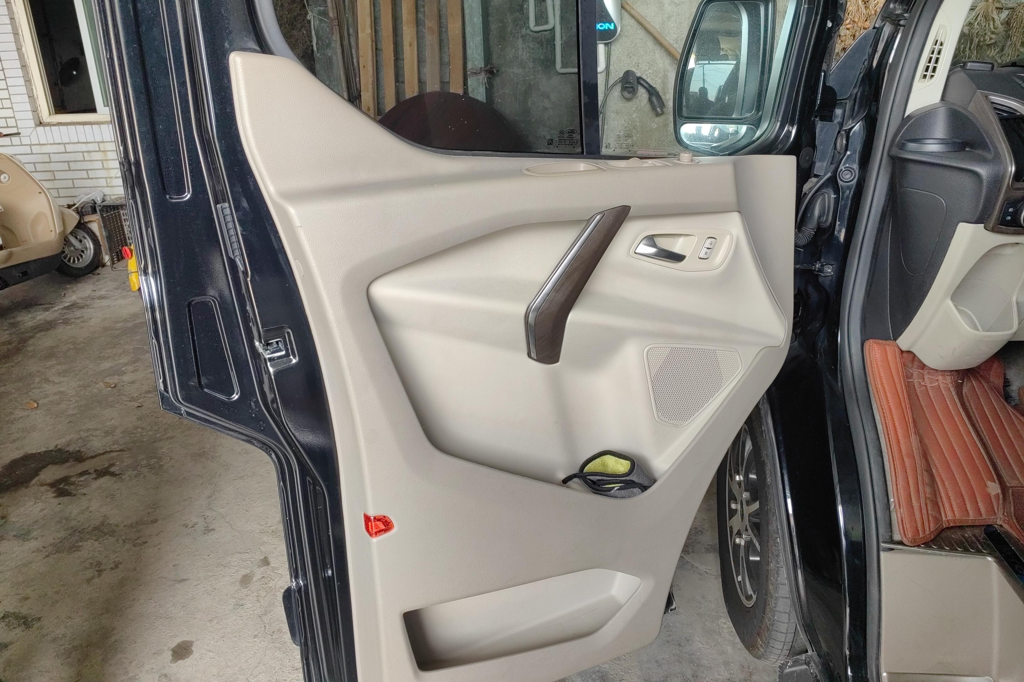 Ford Tourneo 2017 #22 Ford Tourneo 2017 car image #22