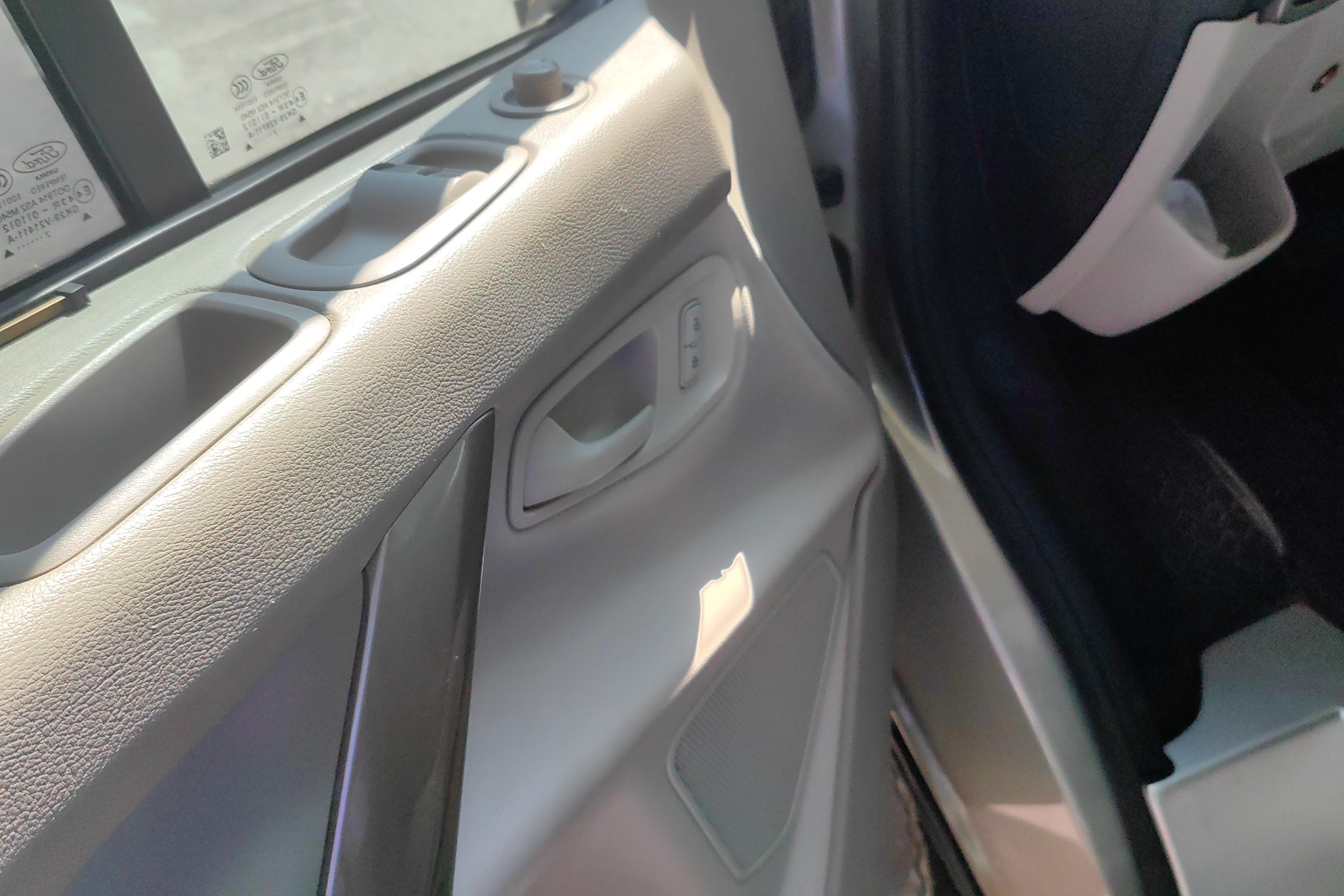 Ford Tourneo 2017 immagine di auto #22