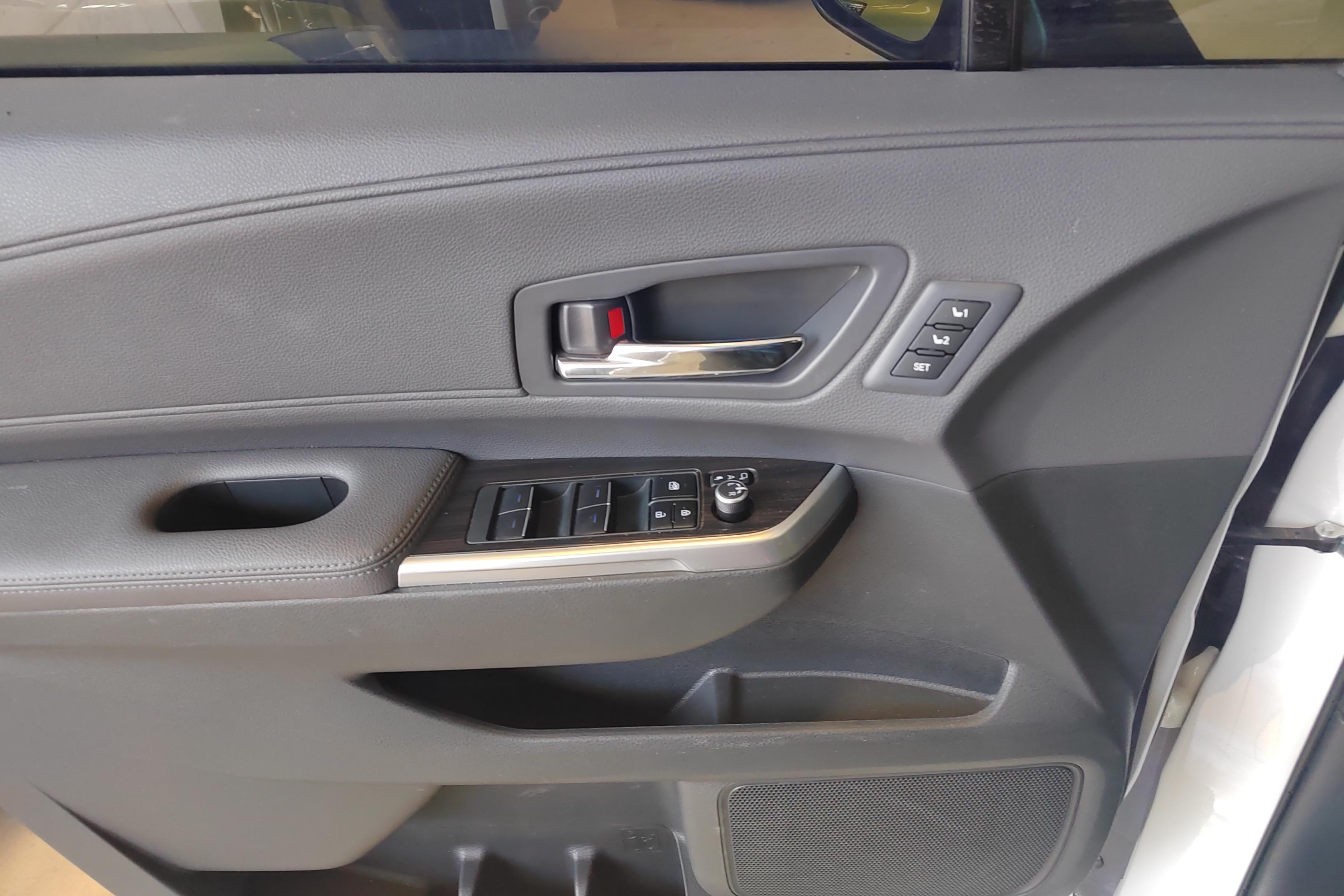 Toyota Granvia 2023 #22 Toyota Granvia 2023 immagine di auto #22