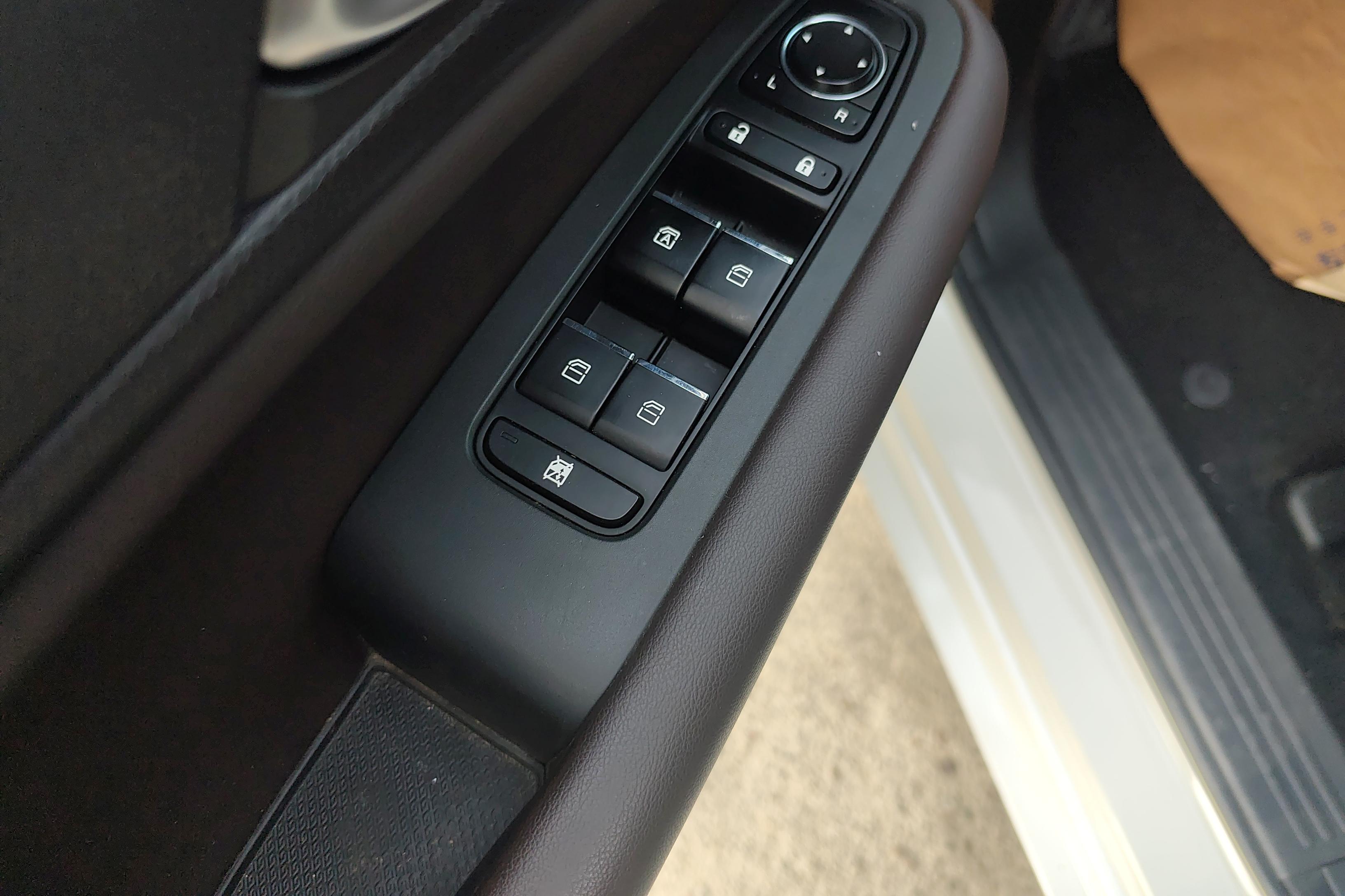 GAC Trumpchi M6 2019 #22 GAC Trumpchi M6 2019 car image #22