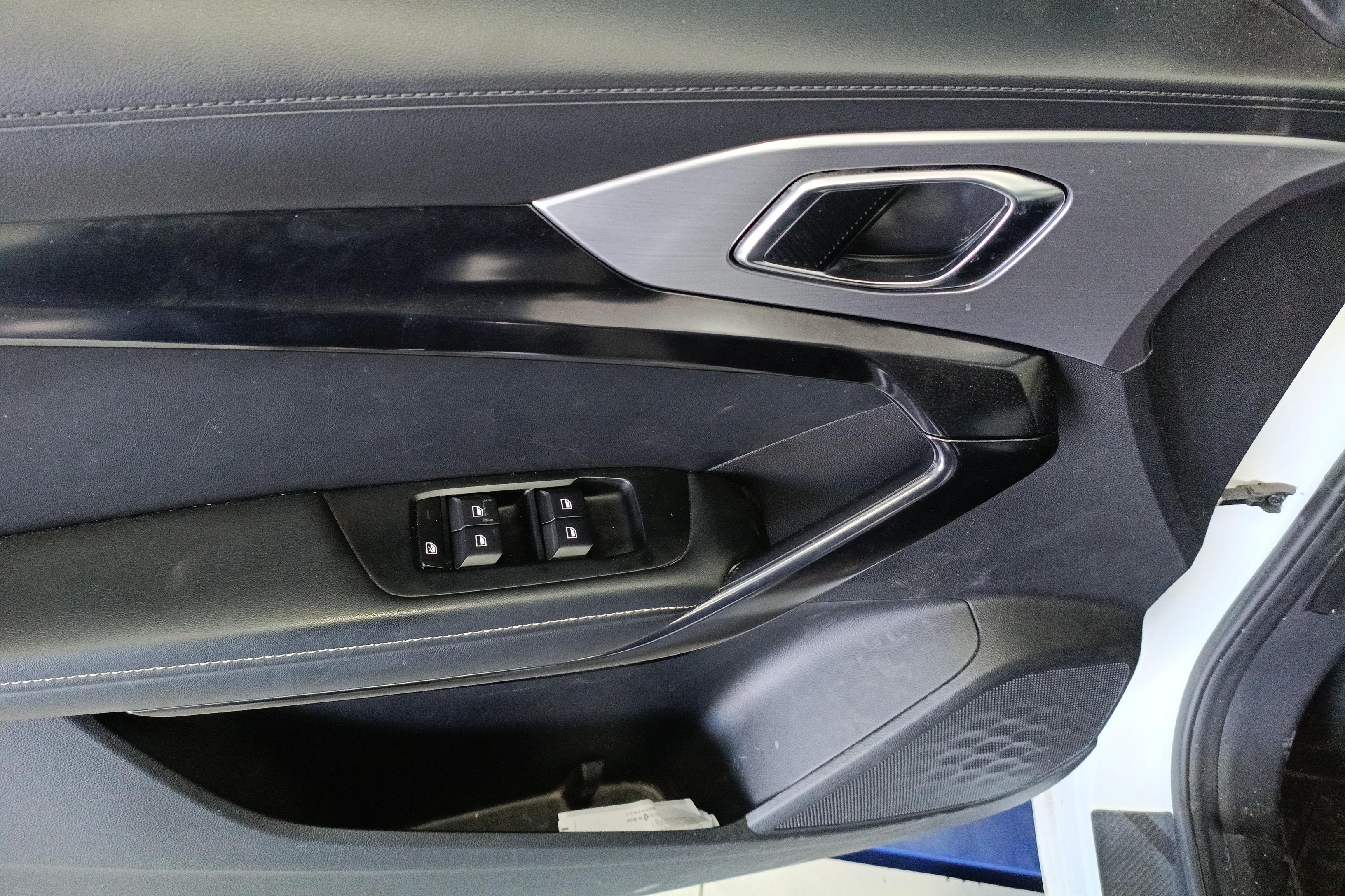 MG ES5 2021 car image #22