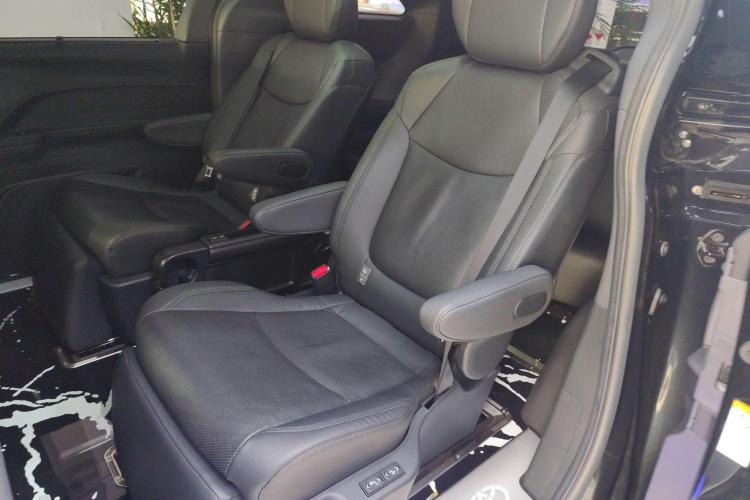 Toyota Sienna 2022 #22 Toyota Sienna 2022 car image #22