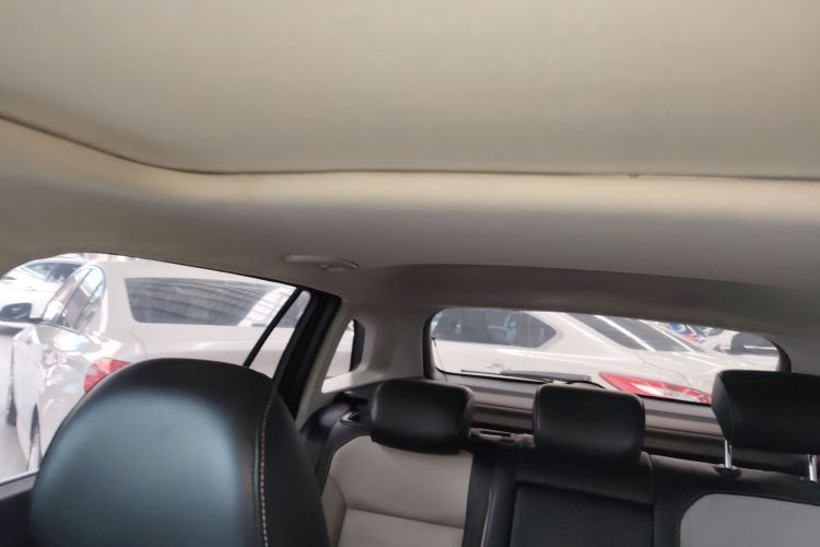 Volkswagen Cross Lavida 2017 صورة سيارة #22