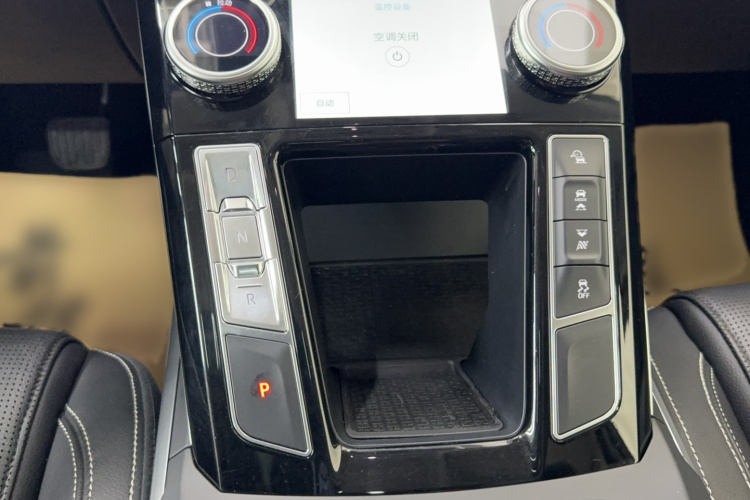 2019 car image #22
