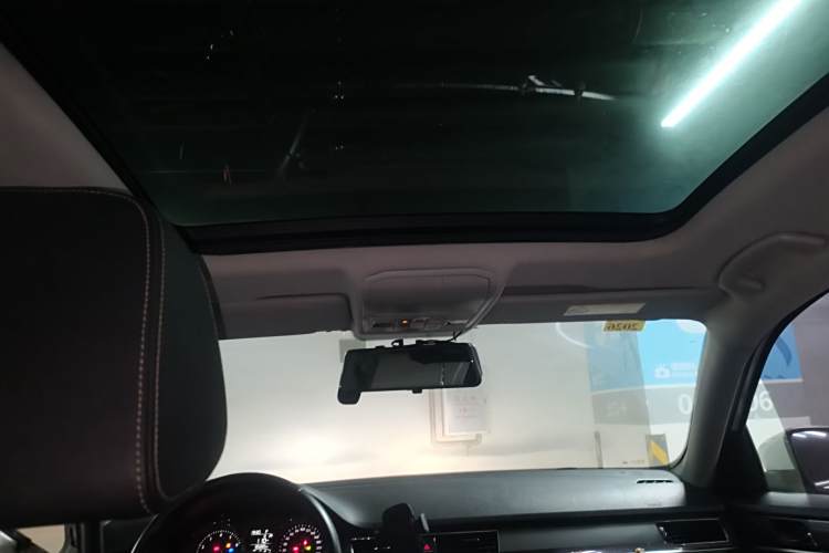 Volkswagen C-Trek 2018 immagine di auto #22