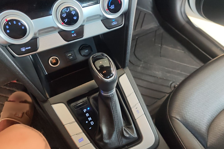 Hyundai Elantra AD 2019 car image #22
