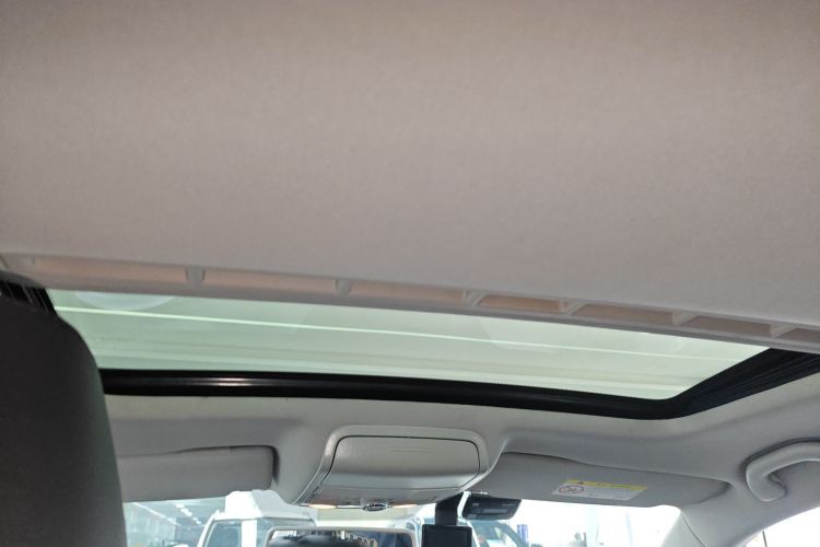 Volkswagen Sagitar 2019 immagine di auto #22