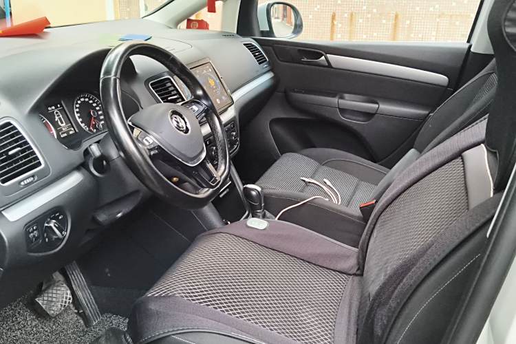 Volkswagen Sharan 2018 imagem de carro #22