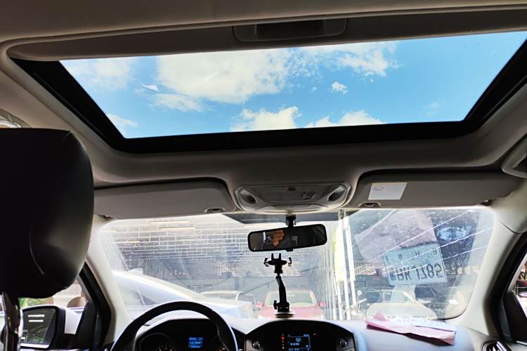 Ford Focus (Imported) 2014 car image #22