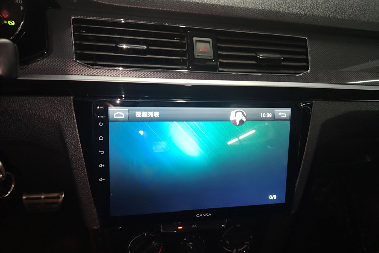 Volkswagen C-Trek 2018 immagine di auto #22