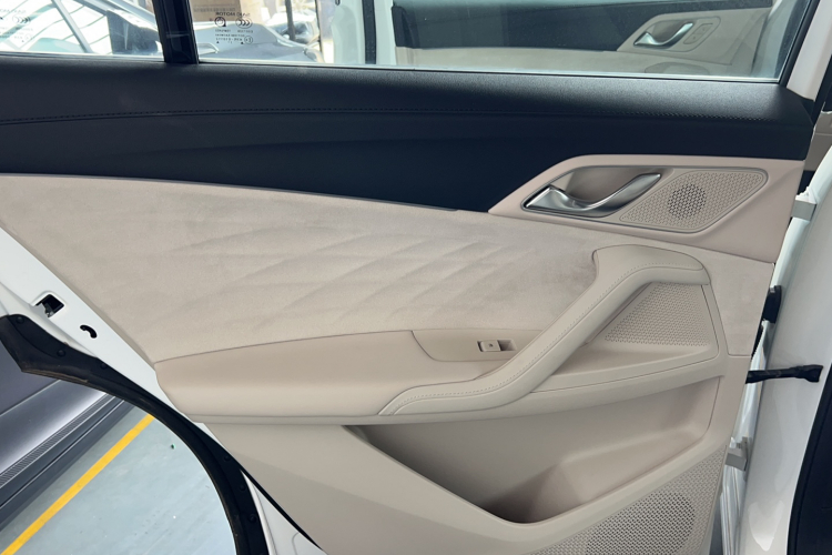 Roewe D5X DMH 2025 imagem de carro #22