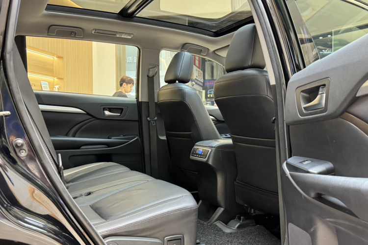 Toyota Highlander (Imported) 2016 car image #22