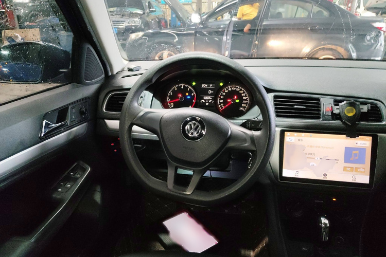 Volkswagen Gran Lavida 2017 immagine di auto #22