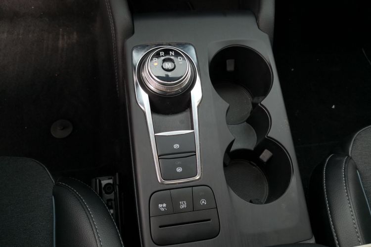 Ford Focus Active 2021 صورة سيارة #22