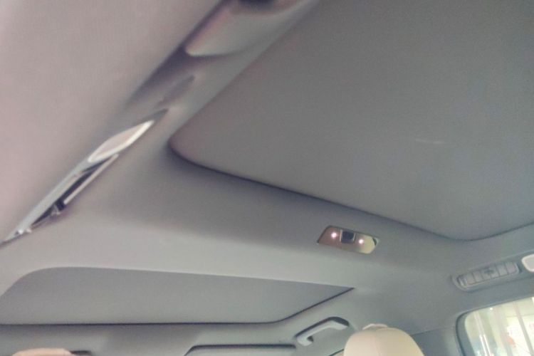 Li L8 2023 изображение автомобиля #22