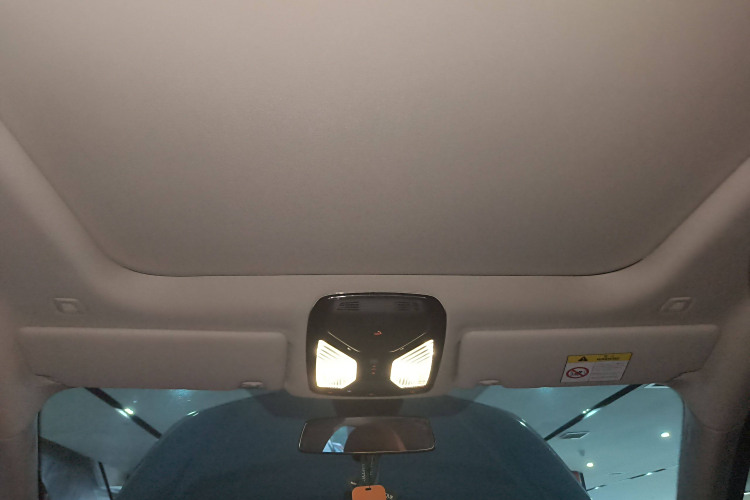 BMW i4 M50 2023 #22 BMW i4 M50 2023 car image #22