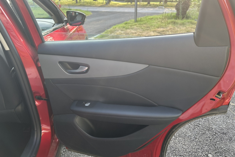 MG ES5 car image #22