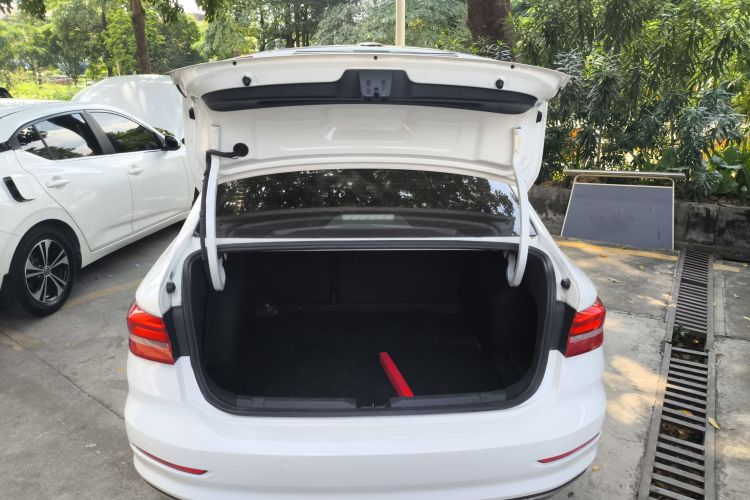 Volkswagen Lavida 2021 car image #22