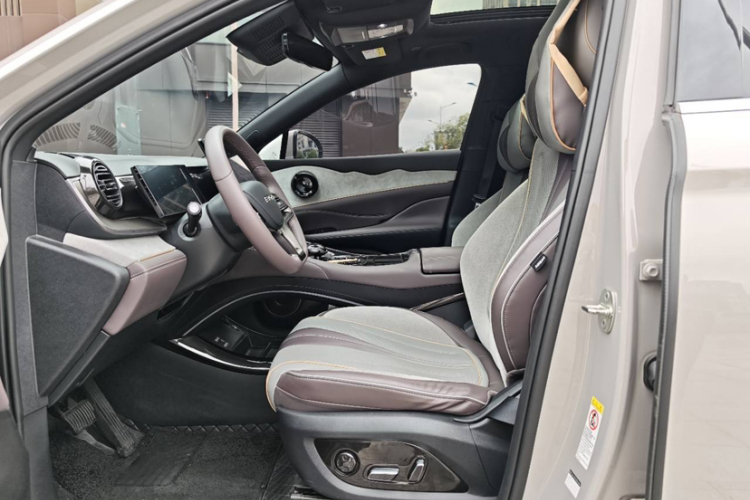 BYD Frigate 07 2023 #22 BYD Frigate 07 2023 car image #22