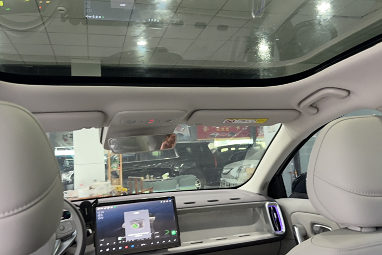 零跑汽车 零跑B01 2025 汽车图片 #22