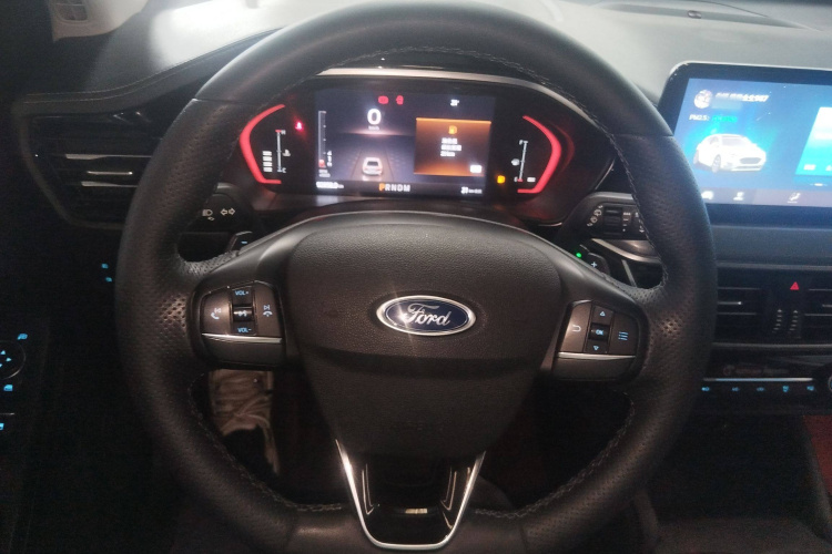Ford Focus Active 2021 صورة سيارة #22