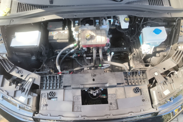 零跑汽车 零跑B01 2025 汽车图片 #22