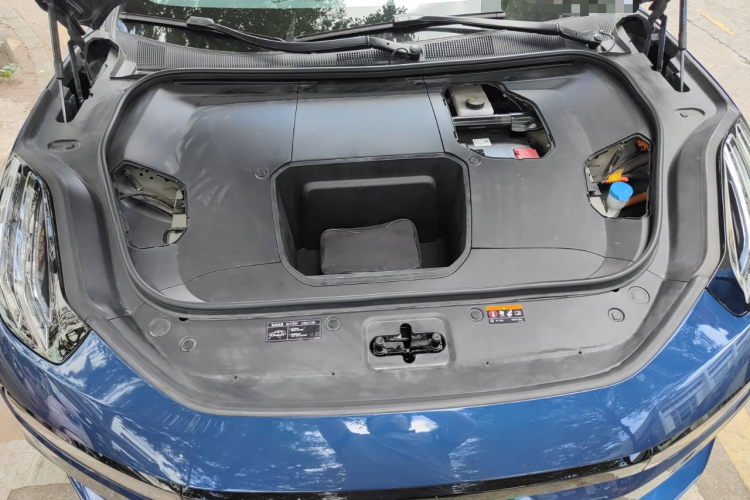 Zeekr 001 2024 car image #22