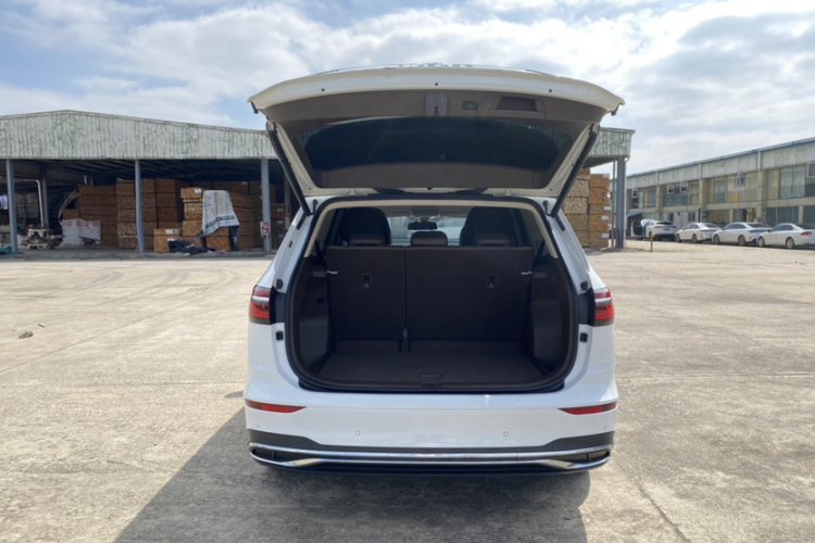 Volkswagen Viloran 2020 #22 Volkswagen Viloran 2020 car image #22