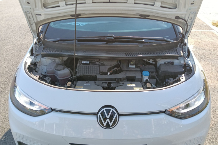 Volkswagen ID.3 2024 immagine di auto #22