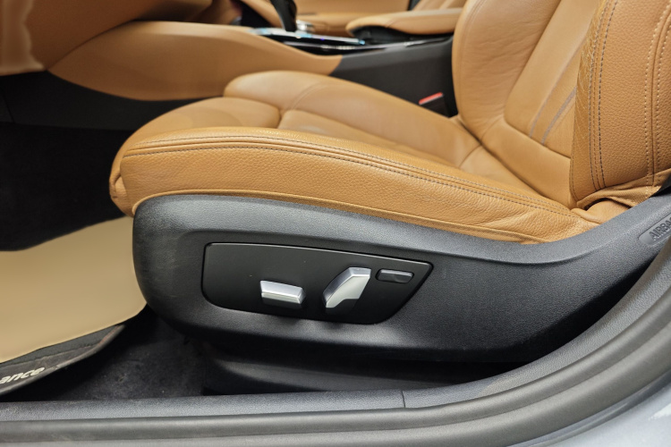 BMW 5 Series (Imported) 2020 #22 BMW 5 Series (Imported) 2020 car image #22