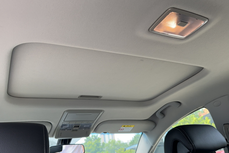 Chevrolet Captiva (Imported) 2016 car image #22