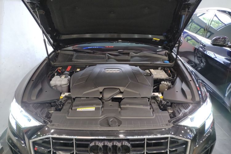 Audi Q8 2020 car image #22