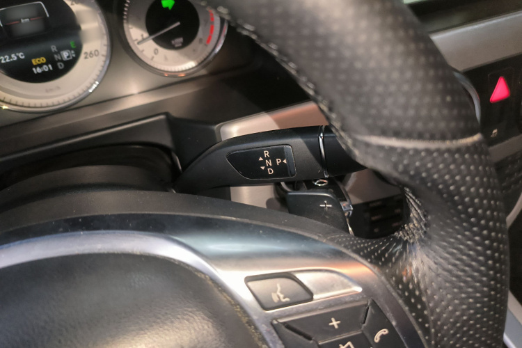 Mercedes-Benz GLK Class 2015 car image #22