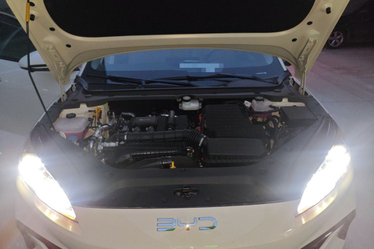 BYD Seal 06 DM-i 2025 #22 BYD Seal 06 DM-i 2025 image de voiture #22