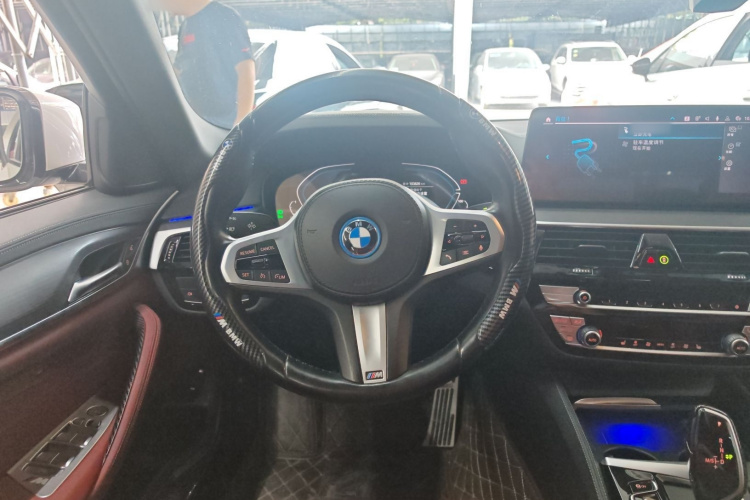 BMW M5 New Energy 2022 car image #22