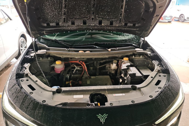 哪吒汽车 哪吒X 2023 汽车图片 #22