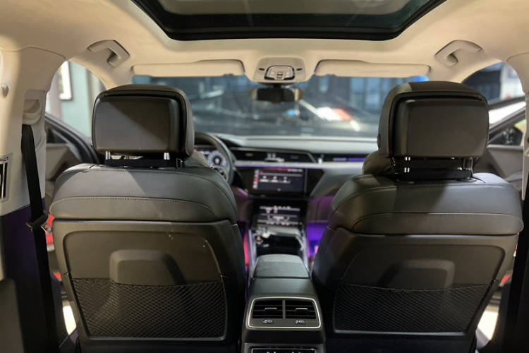 Audi e-tron 2023 #22 Audi e-tron 2023 car image #22