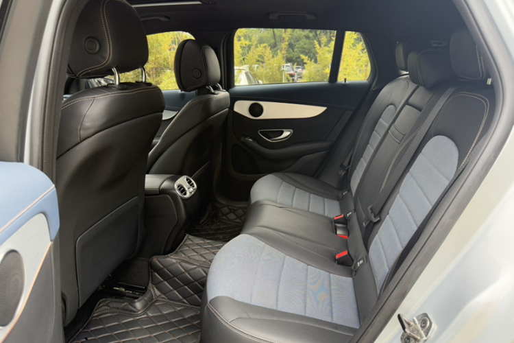 Mercedes-Benz EQC Class 2022 car image #22