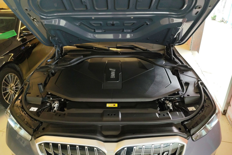 BMW i5 M60 2024 #22 BMW i5 M60 2024 car image #22